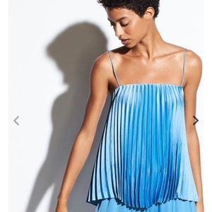 Vince pleated top in blue in Size XS